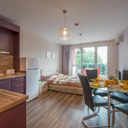 Admiral Plaza Apartament *