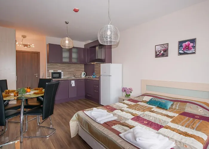 アパート Admiral Plaza