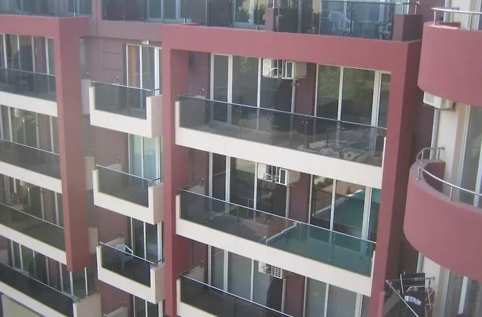 Admiral Plaza * サニービーチ