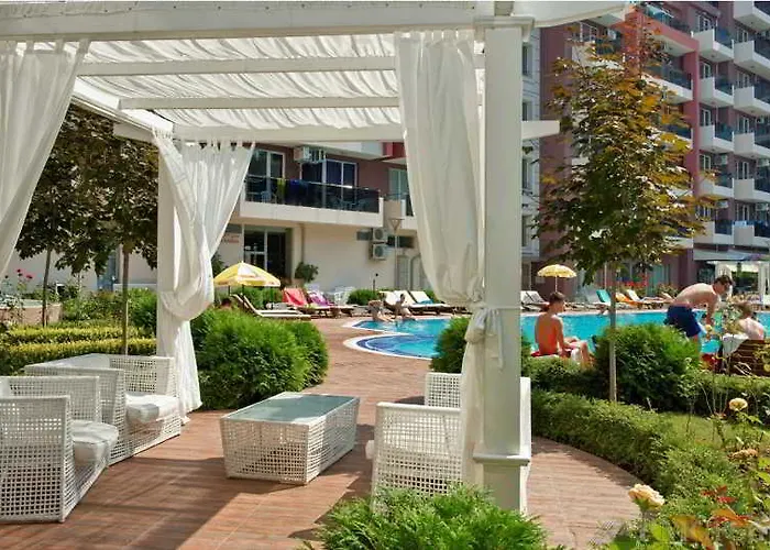 アパート Admiral Plaza