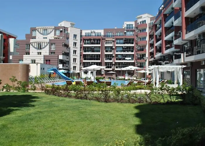 Admiral Plaza サニービーチ