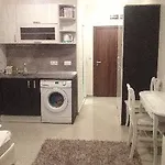 Admiral Plaza 아파트