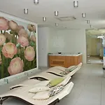 아파트 Admiral Plaza