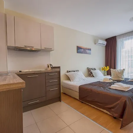 Admiral Plaza Apartmán *