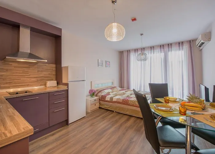 Admiral Plaza ساني بيتش